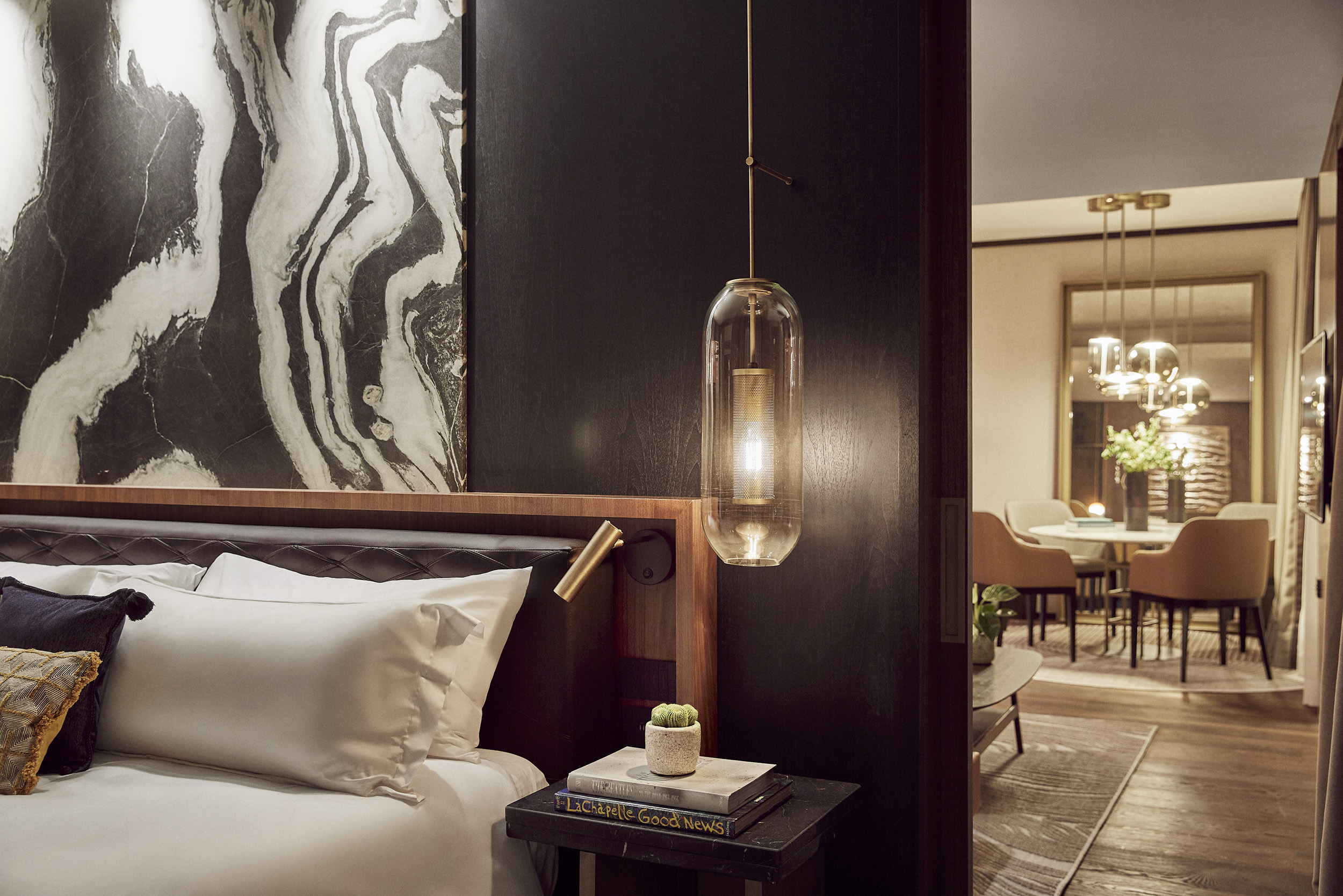 Thompson Madrid guest rooms have been carefully designed and decorated to make guests to discover a new sense of modern luxury. Guest rooms feature rich wooden accents and furniture, as well as blown glass light fixtures.