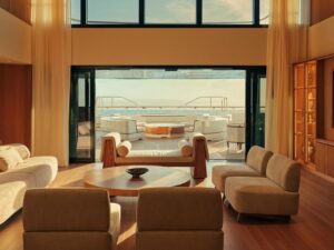 Four Seasons I Luxury Yacht